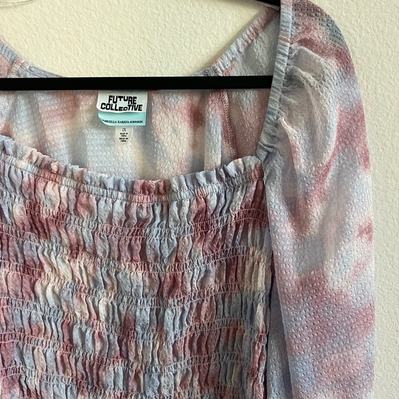 Chic Pink and Blue Blouse with Elegant Design - Picture 3 of 6